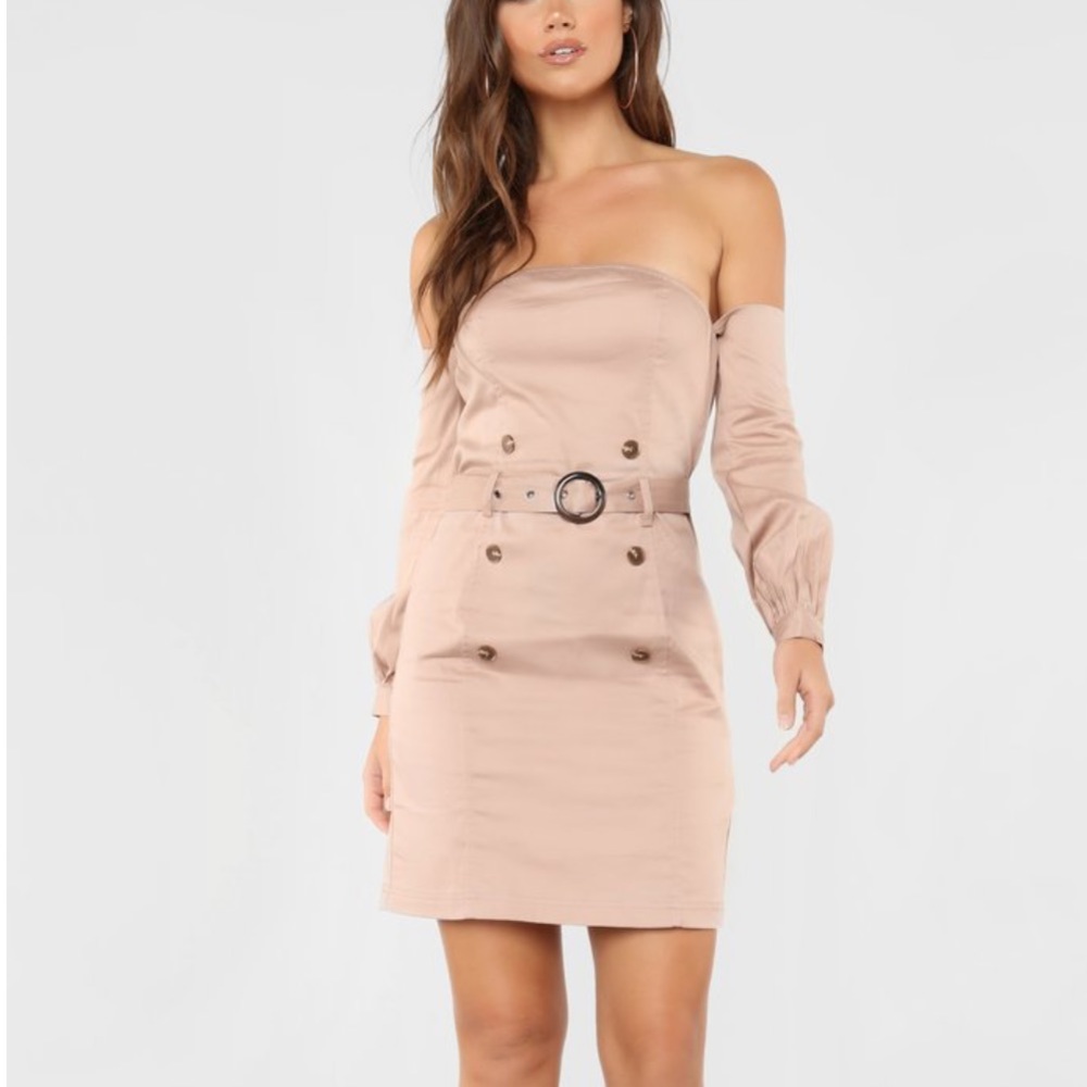 ✨NWOT✨ FASHION NOVA Taupe off the shoulder dress